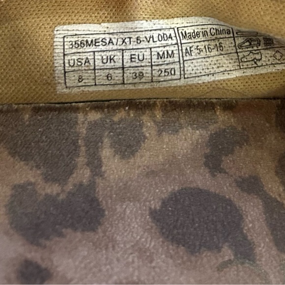 Vionic - Picture 5 of 6